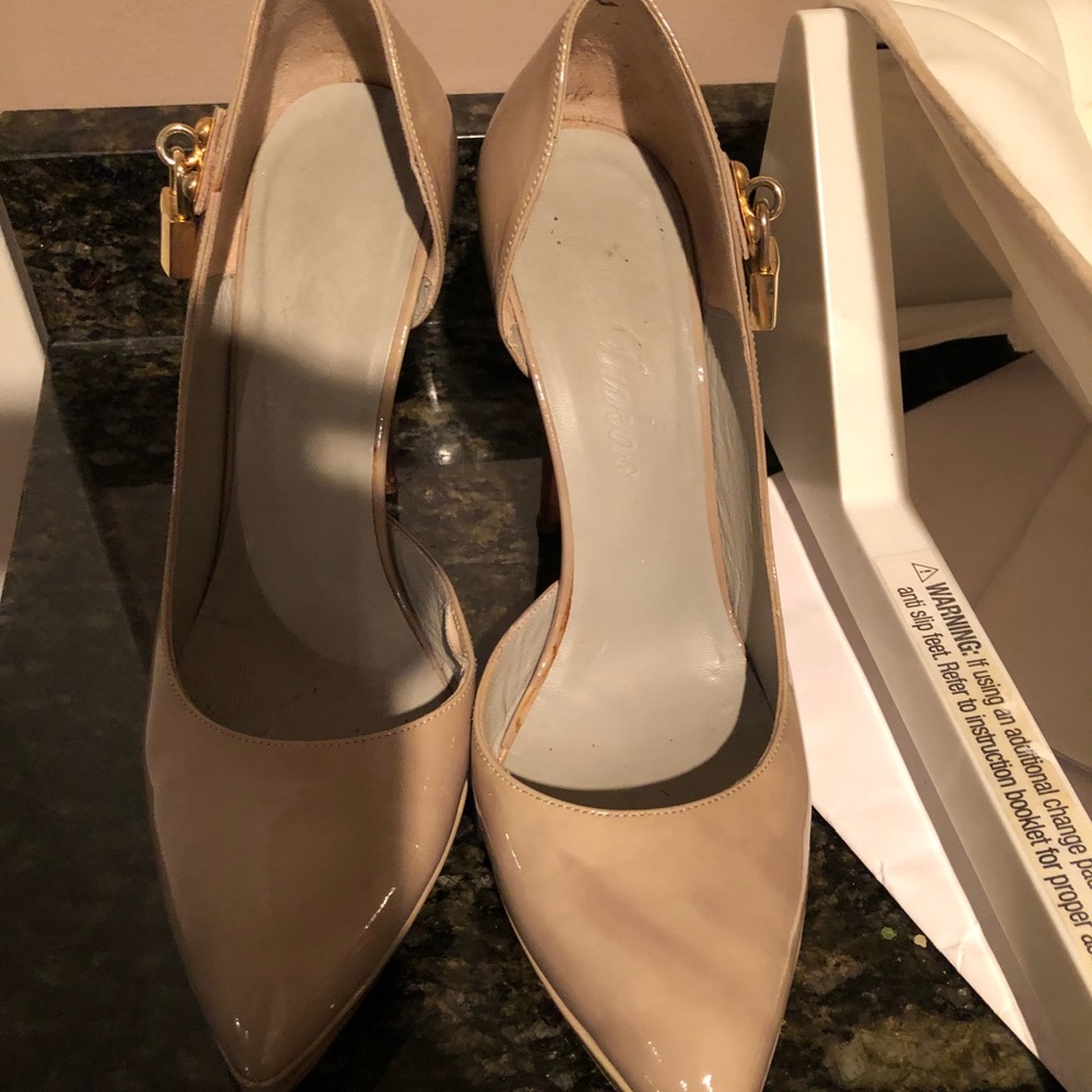 Heels - Picture 2 of 7